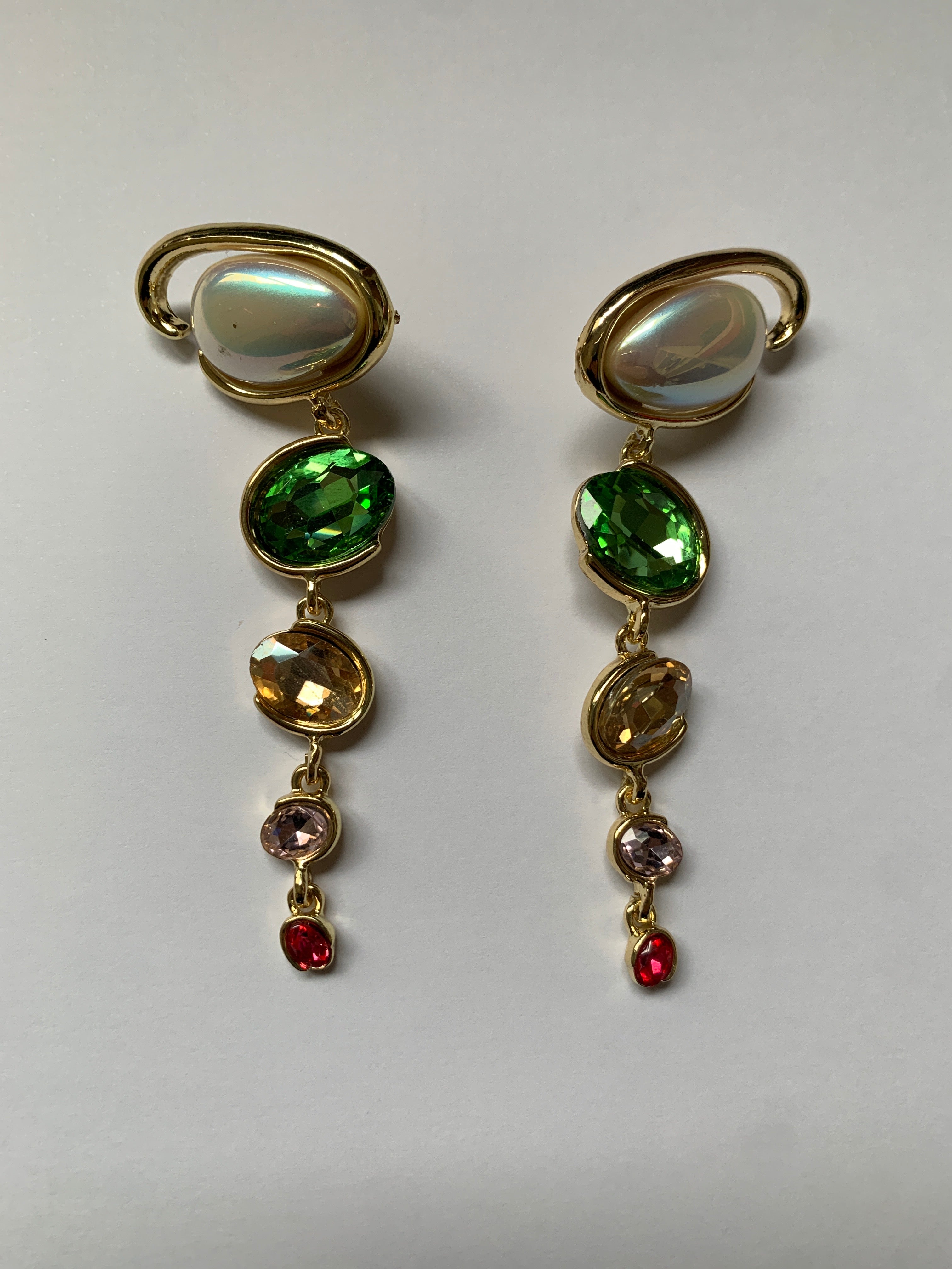 Pendiente Go perla y cristal