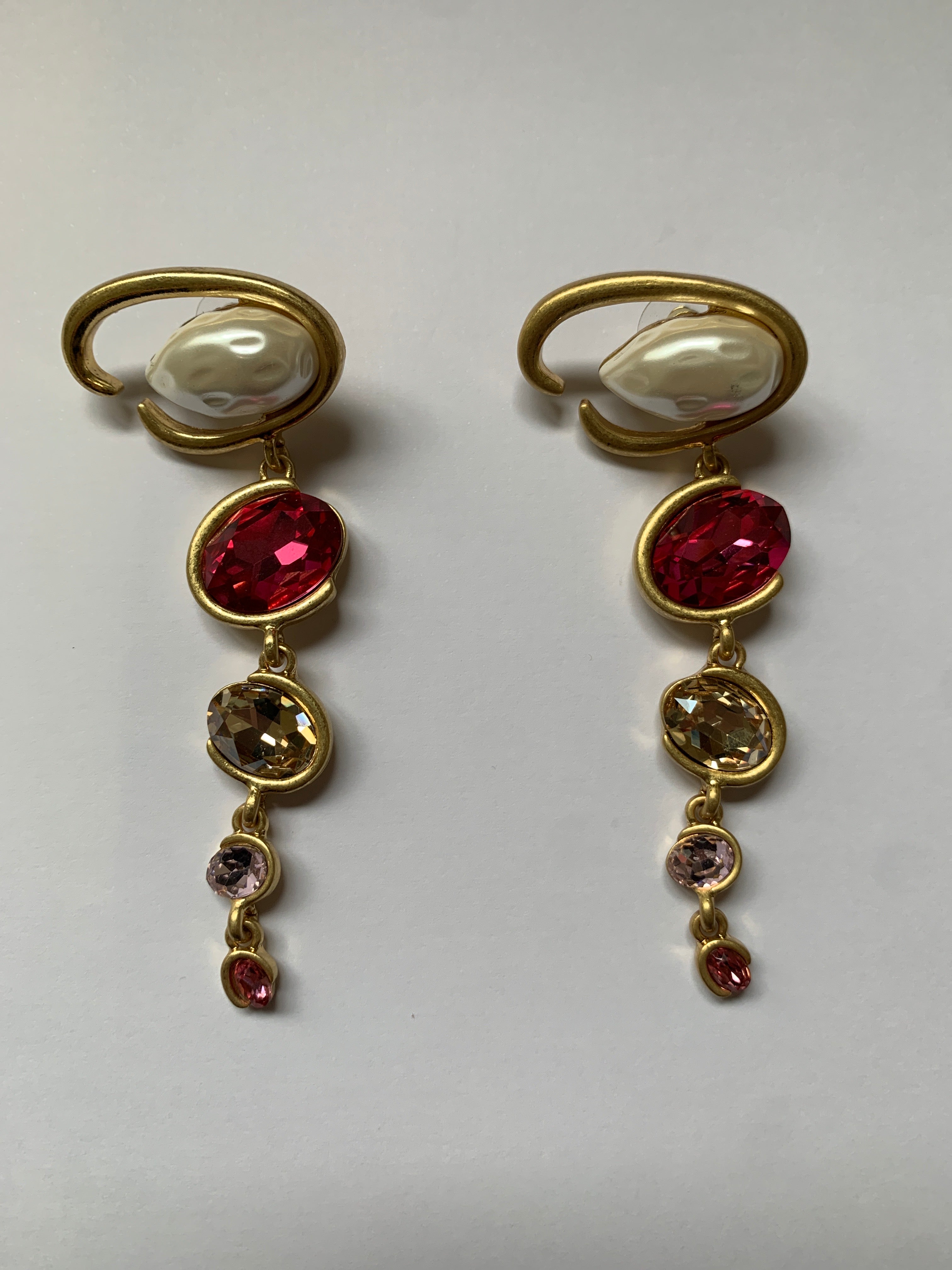 Pendiente Go perla y cristal