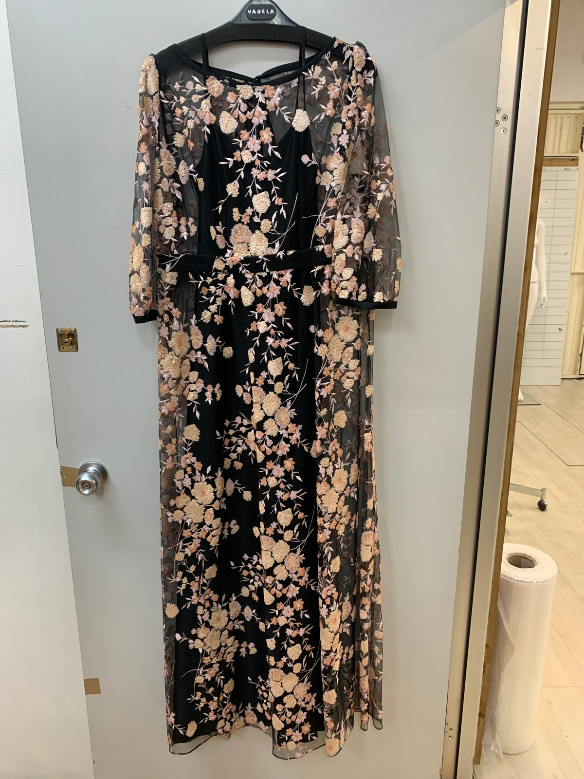 VESTIDO LARGO TUL BORDADO