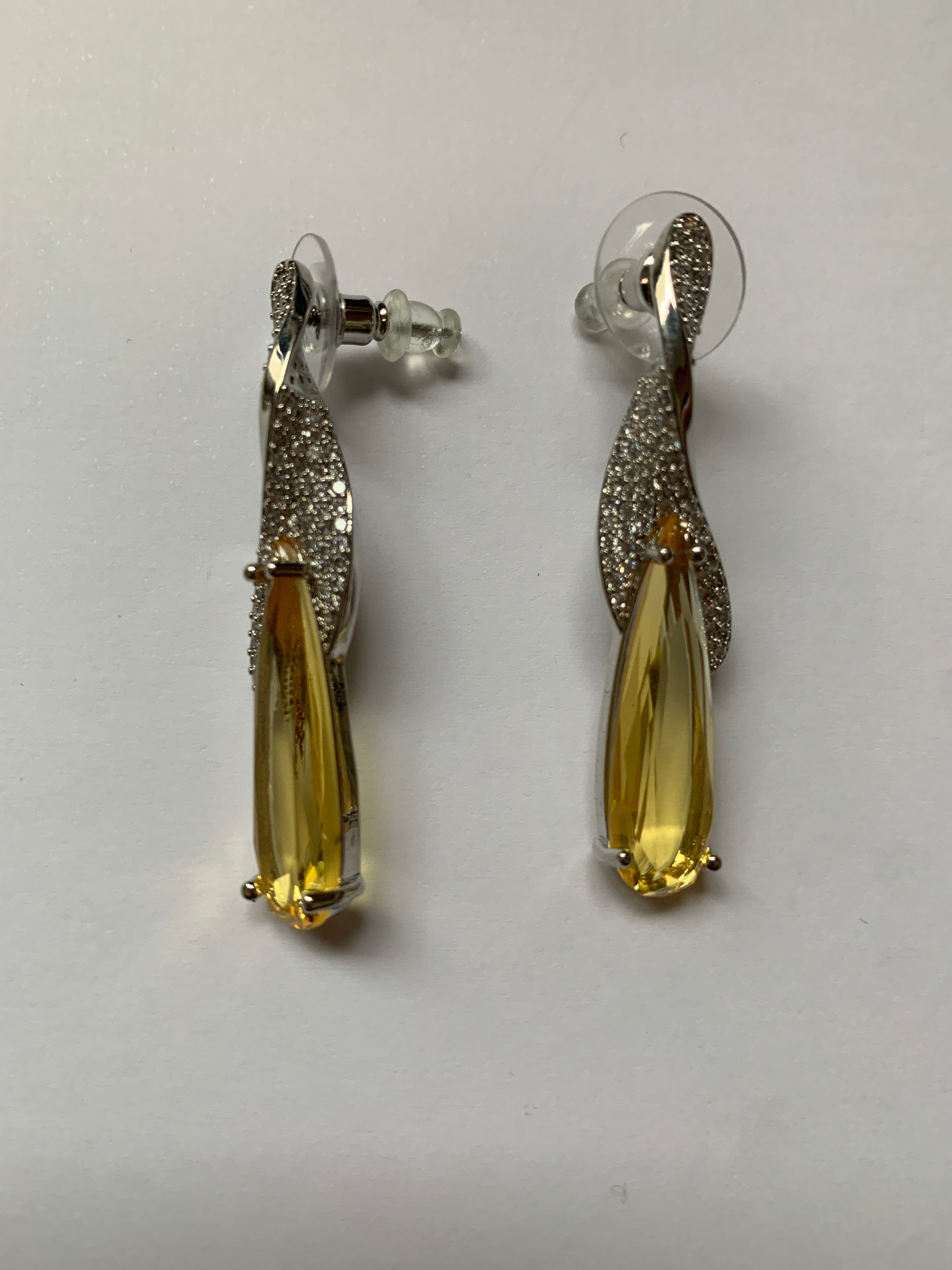 Pendiente Lazo Lágrima