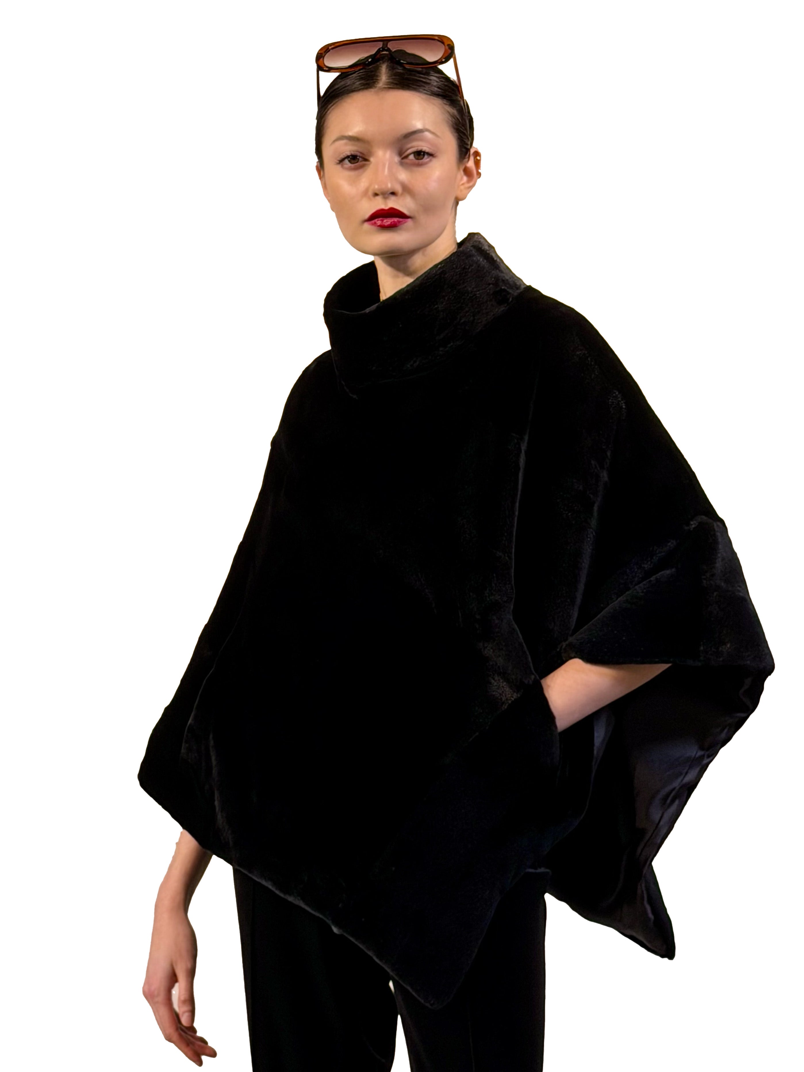 CLOSE MINK PONCHO