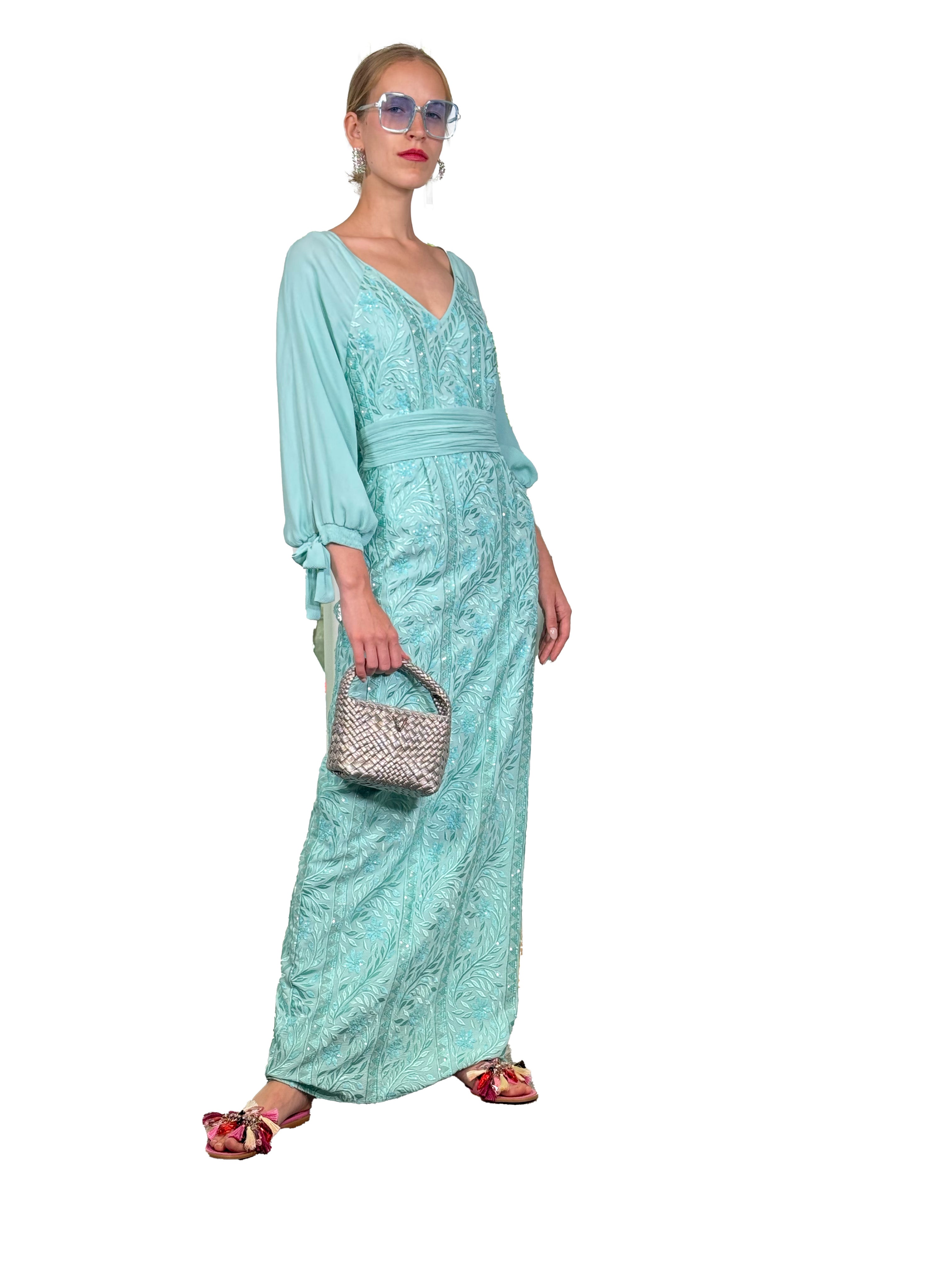 VESTIDO LARGO LAPIZ PIRATA TUL BORDADO