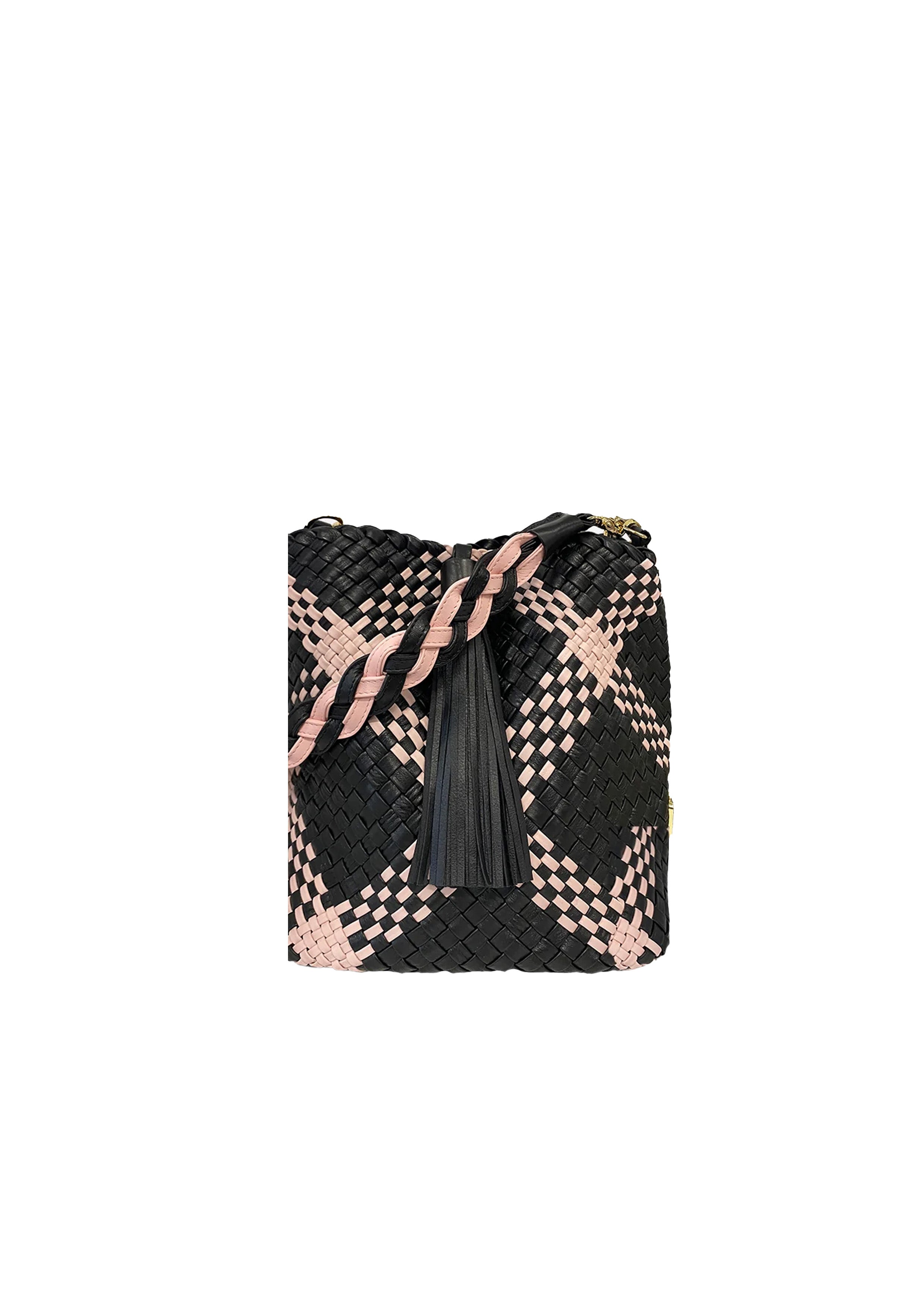 BRAIDED BASKET BORDER